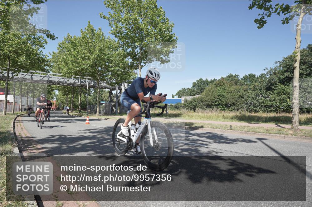 09.08.2026 - GEWOBA Citytriathlon Bremen Michael Burmester http://msf.ph/oto/9957356 09.08.2026 13:06:40 Radfahren 544, 554, 624, 644, 811, 824, 874, 882, 987 meine-sportfotos.de