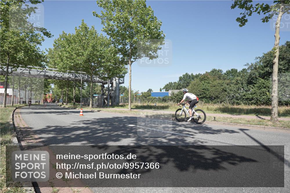 09.08.2026 - GEWOBA Citytriathlon Bremen Michael Burmester http://msf.ph/oto/9957366 09.08.2026 13:06:53 Radfahren 554, 563, 644, 719, 784, 874, 924, 983 meine-sportfotos.de