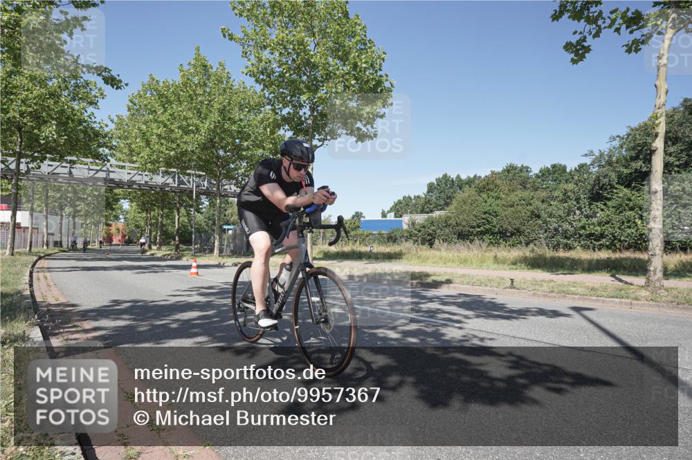 09.08.2026 - GEWOBA Citytriathlon Bremen Michael Burmester http://msf.ph/oto/9957367 09.08.2026 13:06:57 Radfahren 563, 719, 784, 924, 983, 1008 meine-sportfotos.de
