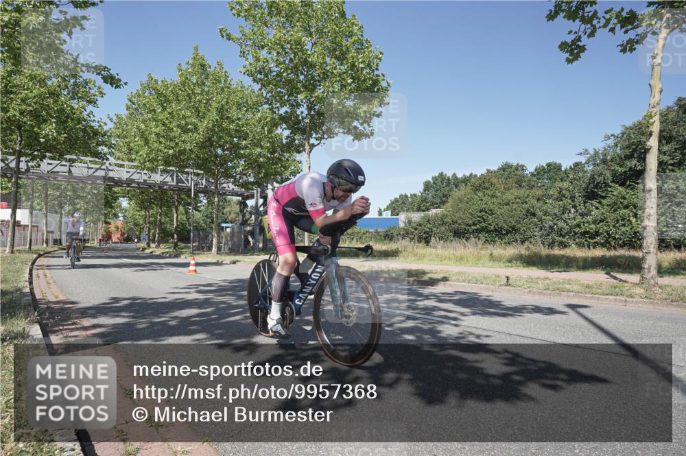 09.08.2026 - GEWOBA Citytriathlon Bremen Michael Burmester http://msf.ph/oto/9957368 09.08.2026 13:07:01 Radfahren 563, 592, 719, 784, 924, 983, 1008 meine-sportfotos.de
