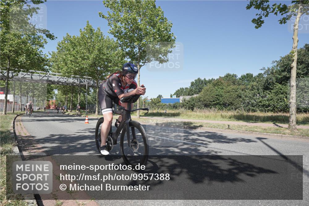 09.08.2026 - GEWOBA Citytriathlon Bremen Michael Burmester http://msf.ph/oto/9957388 09.08.2026 13:07:50 Radfahren 590, 648, 875, 932 meine-sportfotos.de