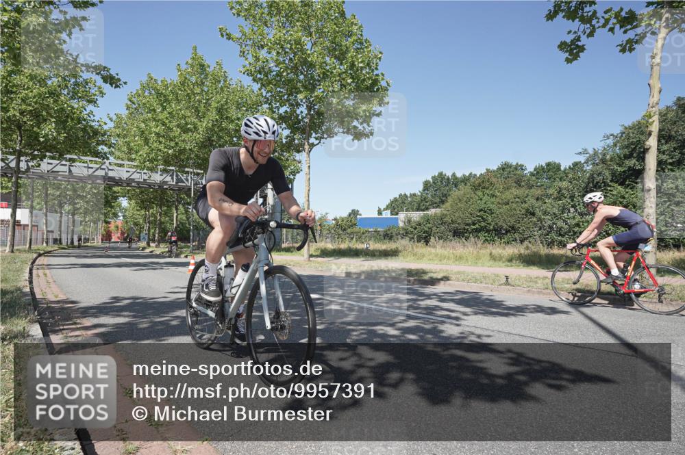 09.08.2026 - GEWOBA Citytriathlon Bremen Michael Burmester http://msf.ph/oto/9957391 09.08.2026 13:07:53 Radfahren 590, 648, 932 meine-sportfotos.de