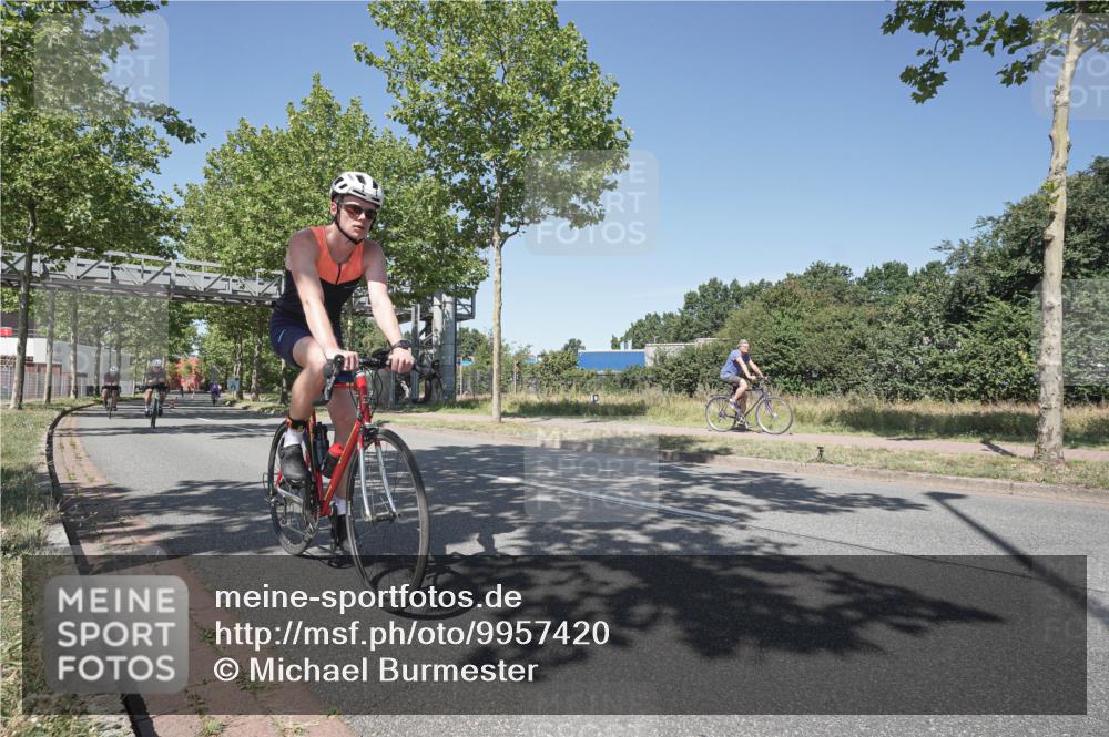 09.08.2026 - GEWOBA Citytriathlon Bremen Michael Burmester http://msf.ph/oto/9957420 09.08.2026 13:08:51 Radfahren 594, 605, 641, 686, 756, 852 meine-sportfotos.de
