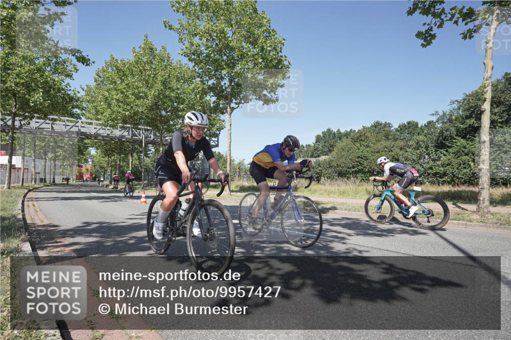 09.08.2026 - GEWOBA Citytriathlon Bremen Michael Burmester http://msf.ph/oto/9957427 09.08.2026 13:09:01 Radfahren 589, 594, 899, 1133 meine-sportfotos.de