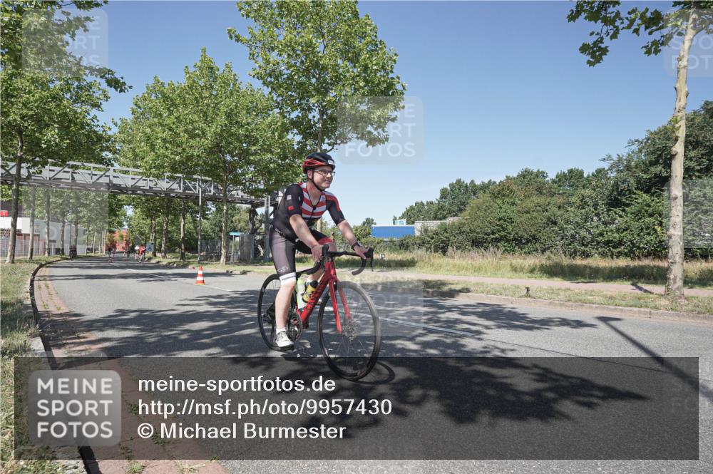 09.08.2026 - GEWOBA Citytriathlon Bremen Michael Burmester http://msf.ph/oto/9957430 09.08.2026 13:09:07 Radfahren 589, 724, 795, 899, 1133, 1143 meine-sportfotos.de