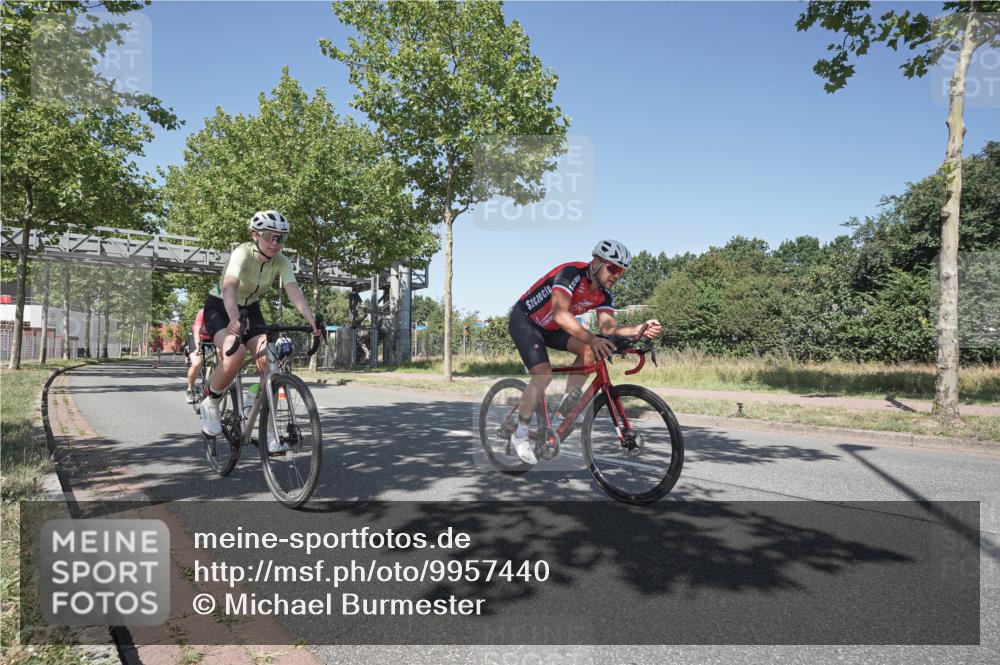 09.08.2026 - GEWOBA Citytriathlon Bremen Michael Burmester http://msf.ph/oto/9957440 09.08.2026 13:09:25 Radfahren 585, 724, 795, 826, 905, 999, 1103, 1114 meine-sportfotos.de