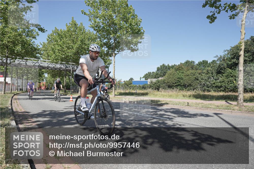 09.08.2026 - GEWOBA Citytriathlon Bremen Michael Burmester http://msf.ph/oto/9957446 09.08.2026 13:09:39 Radfahren 585, 877, 905, 914, 946, 947, 963, 999, 1009, 1129, 1141 meine-sportfotos.de