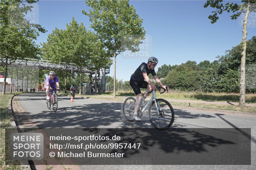 09.08.2026 - GEWOBA Citytriathlon Bremen Michael Burmester http://msf.ph/oto/9957447 09.08.2026 13:09:40 Radfahren 585, 877, 905, 914, 946, 947, 963, 999, 1009, 1129, 1141 meine-sportfotos.de