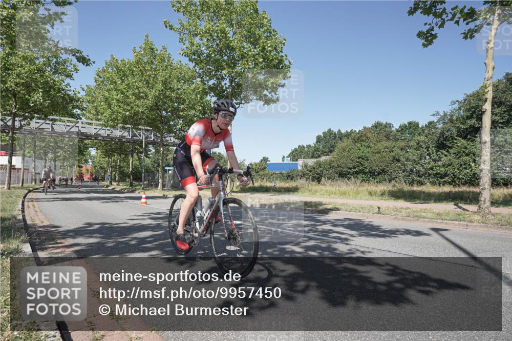 09.08.2026 - GEWOBA Citytriathlon Bremen Michael Burmester http://msf.ph/oto/9957450 09.08.2026 13:09:46 Radfahren 822, 877, 914, 946, 947, 963, 1009, 1013, 1129, 1141 meine-sportfotos.de