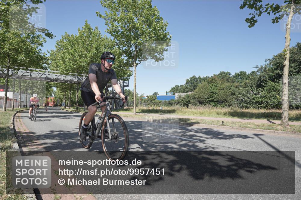 09.08.2026 - GEWOBA Citytriathlon Bremen Michael Burmester http://msf.ph/oto/9957451 09.08.2026 13:09:49 Radfahren 739, 822, 877, 880, 914, 947, 963, 1009, 1013, 1129, 1141 meine-sportfotos.de