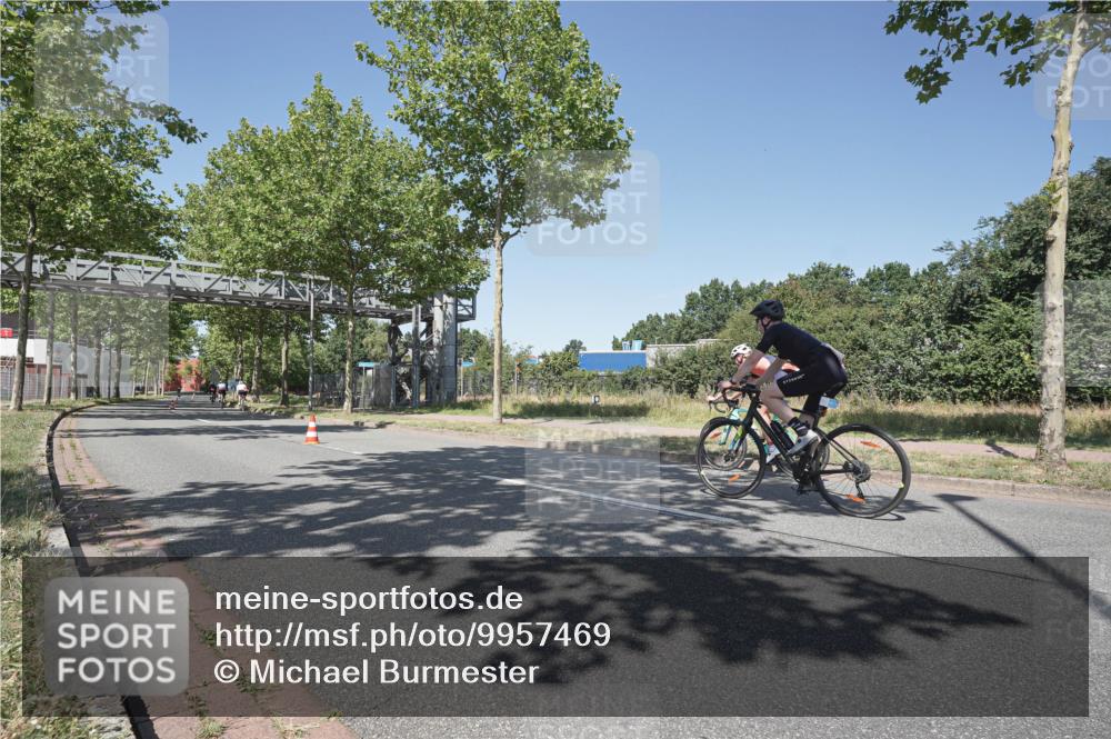 09.08.2026 - GEWOBA Citytriathlon Bremen Michael Burmester http://msf.ph/oto/9957469 09.08.2026 13:10:14 Radfahren 545, 778, 807, 1130 meine-sportfotos.de