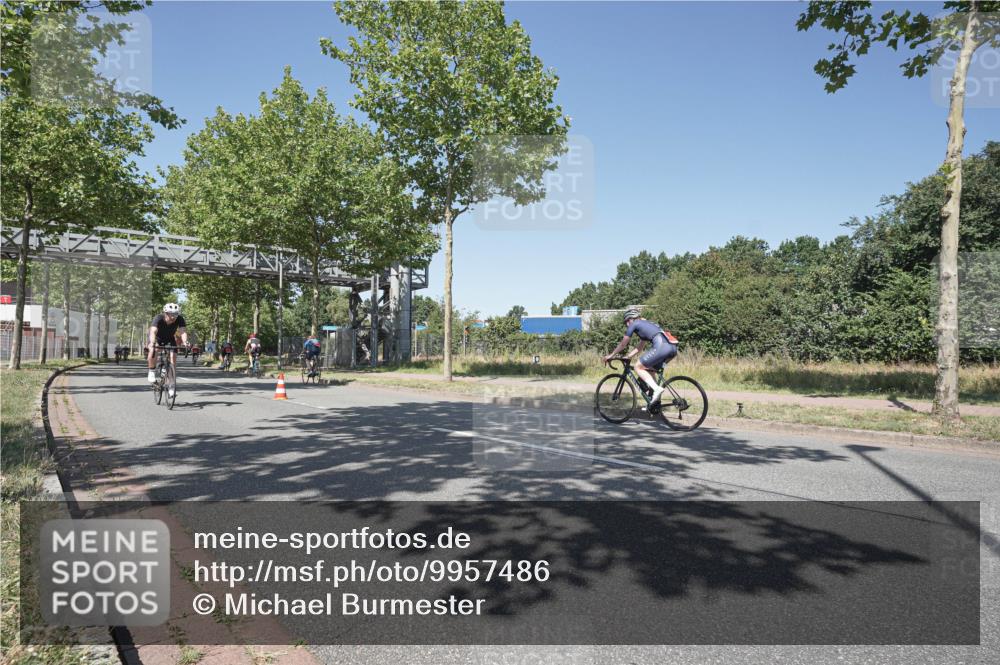 09.08.2026 - GEWOBA Citytriathlon Bremen Michael Burmester http://msf.ph/oto/9957486 09.08.2026 13:10:45 Radfahren 598, 716, 717, 750, 823, 967 meine-sportfotos.de