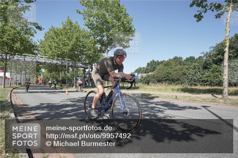09.08.2026 - GEWOBA Citytriathlon Bremen Michael Burmester http://msf.ph/oto/9957492 09.08.2026 13:10:51 Radfahren 598, 716, 717, 750, 794, 823, 967, 993 meine-sportfotos.de