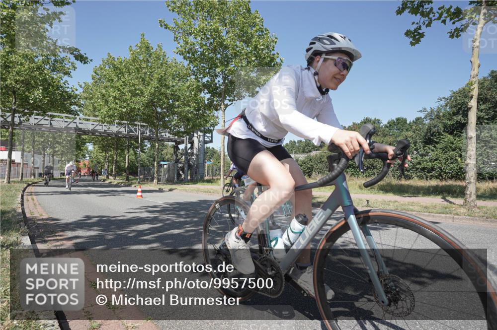 09.08.2026 - GEWOBA Citytriathlon Bremen Michael Burmester http://msf.ph/oto/9957500 09.08.2026 13:11:04 Radfahren 555, 600, 615, 679, 749, 750, 794, 884, 964, 993 meine-sportfotos.de