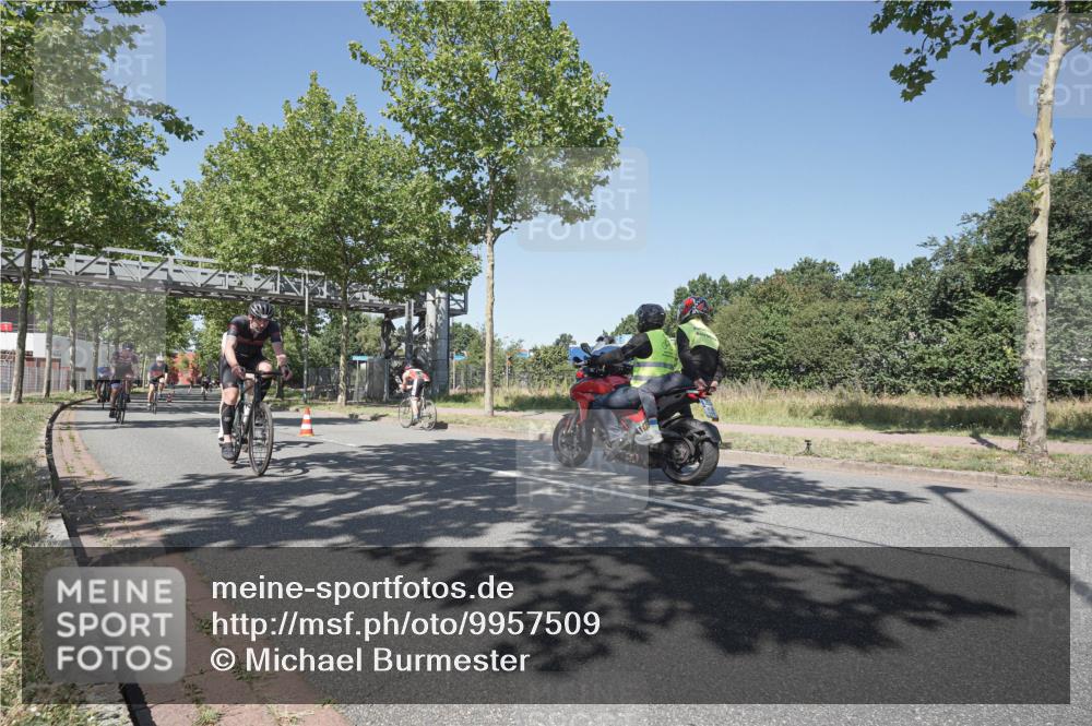 09.08.2026 - GEWOBA Citytriathlon Bremen Michael Burmester http://msf.ph/oto/9957509 09.08.2026 13:11:16 Radfahren 555, 566, 596, 600, 639, 679, 728, 749, 788, 792, 814, 884 meine-sportfotos.de