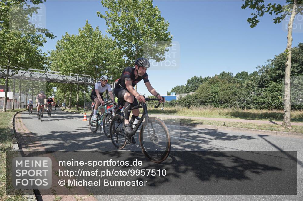 09.08.2026 - GEWOBA Citytriathlon Bremen Michael Burmester http://msf.ph/oto/9957510 09.08.2026 13:11:17 Radfahren 555, 566, 596, 600, 639, 679, 728, 749, 788, 792, 814 meine-sportfotos.de