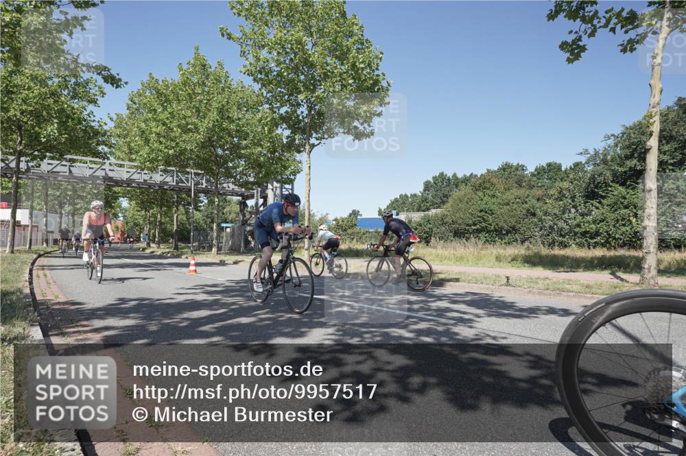 09.08.2026 - GEWOBA Citytriathlon Bremen Michael Burmester http://msf.ph/oto/9957517 09.08.2026 13:11:29 Radfahren 566, 582, 606, 611, 639, 655, 728, 788, 790, 792, 814, 869, 901 meine-sportfotos.de