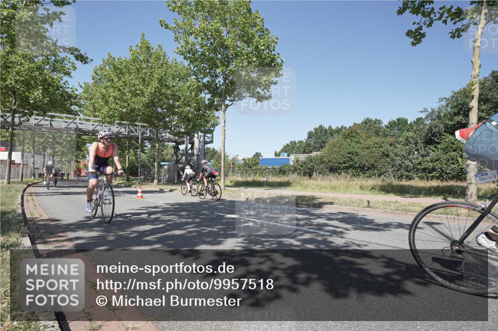 09.08.2026 - GEWOBA Citytriathlon Bremen Michael Burmester http://msf.ph/oto/9957518 09.08.2026 13:11:29 Radfahren 566, 582, 606, 611, 639, 655, 728, 788, 790, 792, 814, 869, 901 meine-sportfotos.de