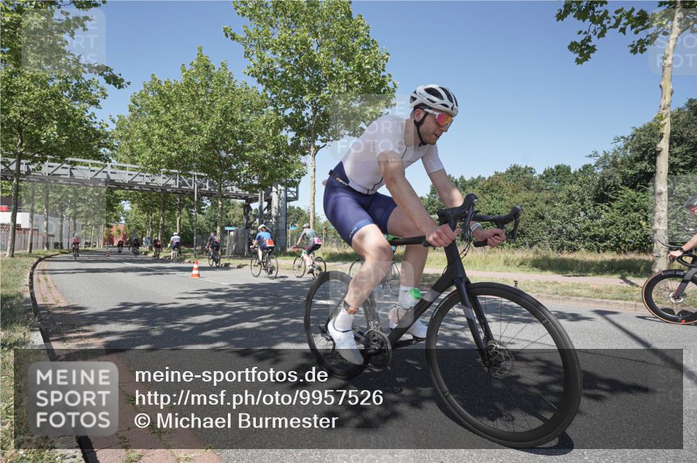 09.08.2026 - GEWOBA Citytriathlon Bremen Michael Burmester http://msf.ph/oto/9957526 09.08.2026 13:11:37 Radfahren 582, 606, 609, 611, 655, 726, 790, 869, 901, 990 meine-sportfotos.de