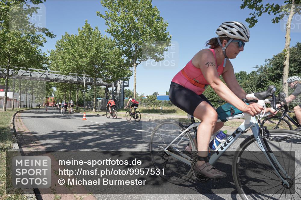 09.08.2026 - GEWOBA Citytriathlon Bremen Michael Burmester http://msf.ph/oto/9957531 09.08.2026 13:11:40 Radfahren 582, 606, 609, 611, 655, 726, 790, 867, 869, 901, 990 meine-sportfotos.de