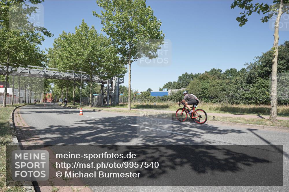 09.08.2026 - GEWOBA Citytriathlon Bremen Michael Burmester http://msf.ph/oto/9957540 09.08.2026 13:12:04 Radfahren 783, 812, 848, 855 meine-sportfotos.de