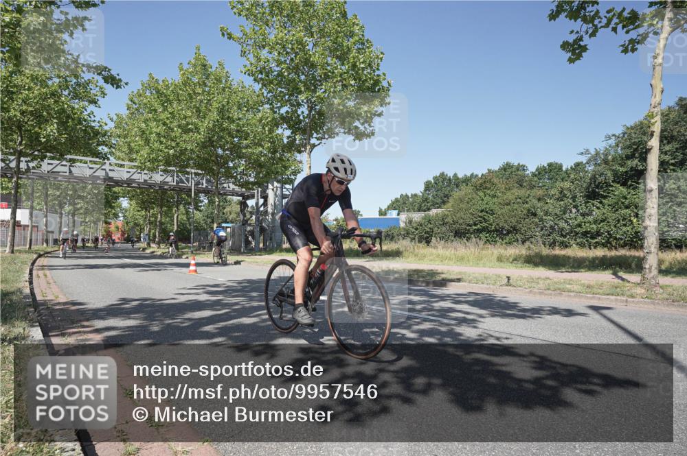 09.08.2026 - GEWOBA Citytriathlon Bremen Michael Burmester http://msf.ph/oto/9957546 09.08.2026 13:12:15 Radfahren 636, 638, 745, 758, 781, 812, 848, 935, 1015 meine-sportfotos.de