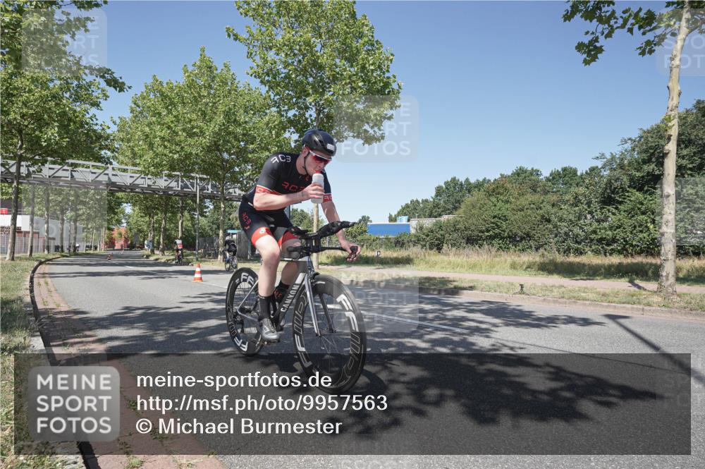 09.08.2026 - GEWOBA Citytriathlon Bremen Michael Burmester http://msf.ph/oto/9957563 09.08.2026 13:12:32 Radfahren 552, 636, 638, 744, 745, 816, 846, 861, 864, 895, 909, 911, 935, 981, 1015, 1019, 1111 meine-sportfotos.de