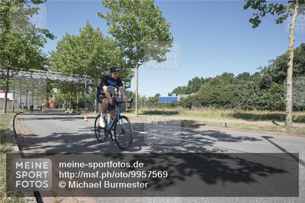 09.08.2026 - GEWOBA Citytriathlon Bremen Michael Burmester http://msf.ph/oto/9957569 09.08.2026 13:12:51 Radfahren 804, 960, 1006, 1142 meine-sportfotos.de