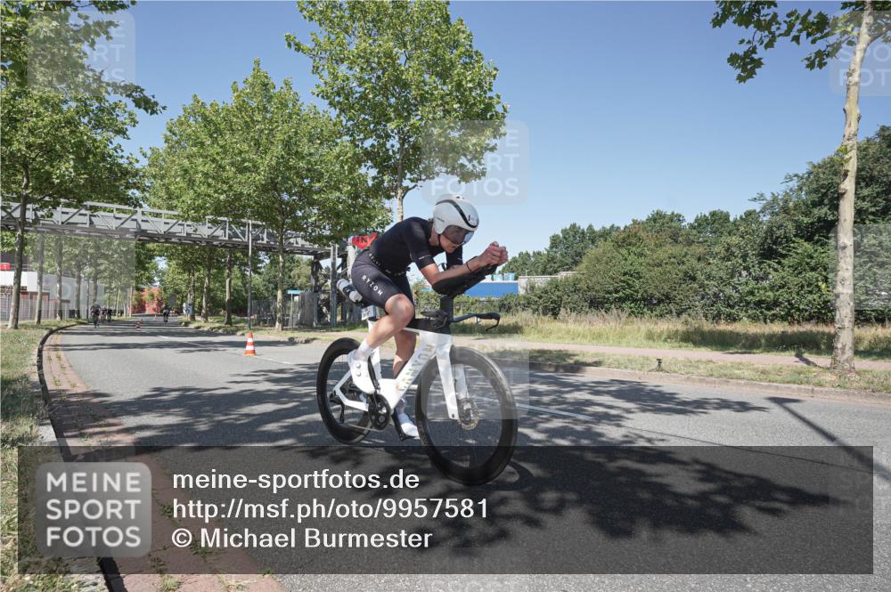 09.08.2026 - GEWOBA Citytriathlon Bremen Michael Burmester http://msf.ph/oto/9957581 09.08.2026 13:13:22 Radfahren 839, 920, 921, 982 meine-sportfotos.de