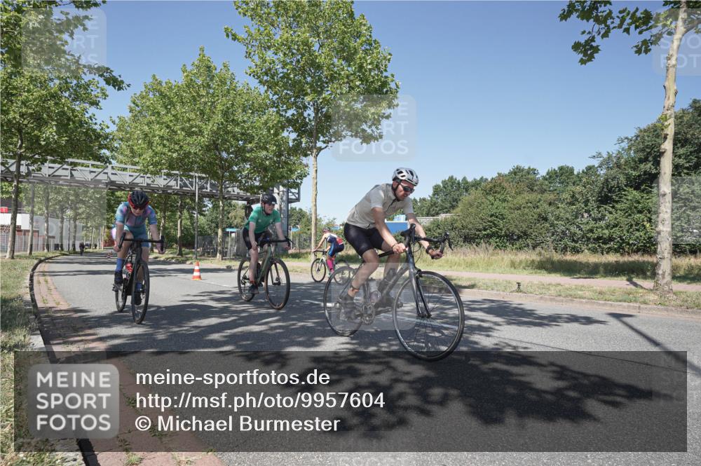 09.08.2026 - GEWOBA Citytriathlon Bremen Michael Burmester http://msf.ph/oto/9957604 09.08.2026 13:14:16 Radfahren 902, 912, 972, 1146, 1147 meine-sportfotos.de