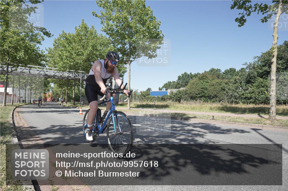 09.08.2026 - GEWOBA Citytriathlon Bremen Michael Burmester http://msf.ph/oto/9957618 09.08.2026 13:14:57 Radfahren 574, 653, 896, 948, 1017 meine-sportfotos.de