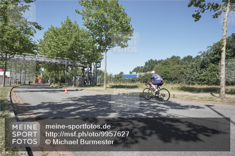 09.08.2026 - GEWOBA Citytriathlon Bremen Michael Burmester http://msf.ph/oto/9957627 09.08.2026 13:15:12 Radfahren 565, 762, 948, 1126, 1136 meine-sportfotos.de