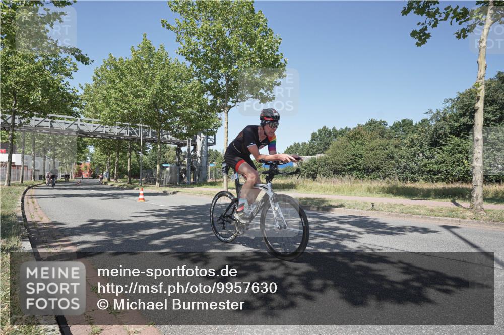 09.08.2026 - GEWOBA Citytriathlon Bremen Michael Burmester http://msf.ph/oto/9957630 09.08.2026 13:15:25 Radfahren 673, 727, 834, 918, 1113, 1126, 1136 meine-sportfotos.de