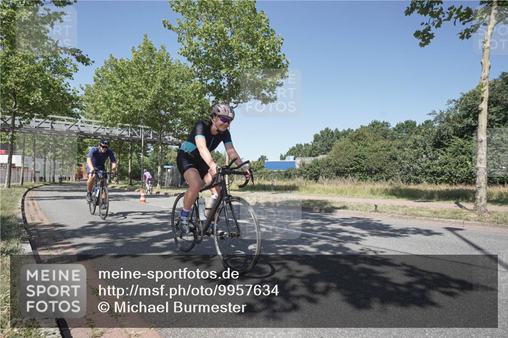 09.08.2026 - GEWOBA Citytriathlon Bremen Michael Burmester http://msf.ph/oto/9957634 09.08.2026 13:15:31 Radfahren 673, 727, 834, 844, 918, 1113 meine-sportfotos.de