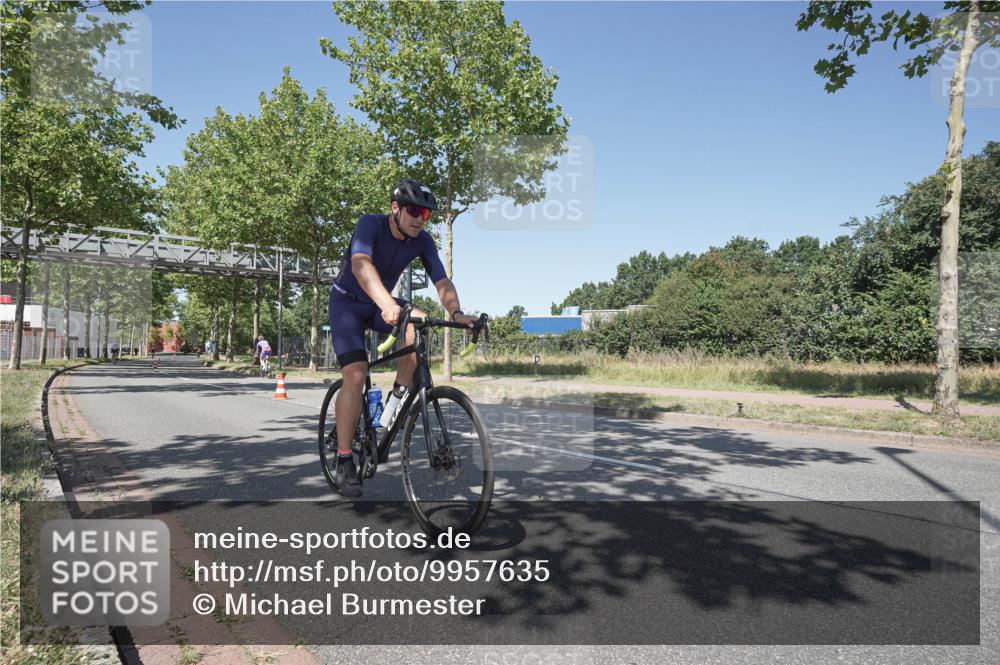 09.08.2026 - GEWOBA Citytriathlon Bremen Michael Burmester http://msf.ph/oto/9957635 09.08.2026 13:15:32 Radfahren 673, 727, 834, 844, 888, 918, 1113 meine-sportfotos.de