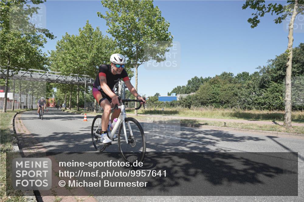 09.08.2026 - GEWOBA Citytriathlon Bremen Michael Burmester http://msf.ph/oto/9957641 09.08.2026 13:15:47 Radfahren 637, 809, 844, 888, 954 meine-sportfotos.de