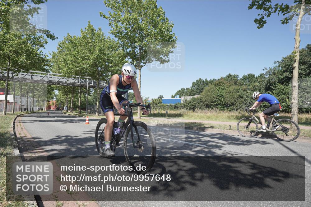 09.08.2026 - GEWOBA Citytriathlon Bremen Michael Burmester http://msf.ph/oto/9957648 09.08.2026 13:16:11 Radfahren 838, 919 meine-sportfotos.de