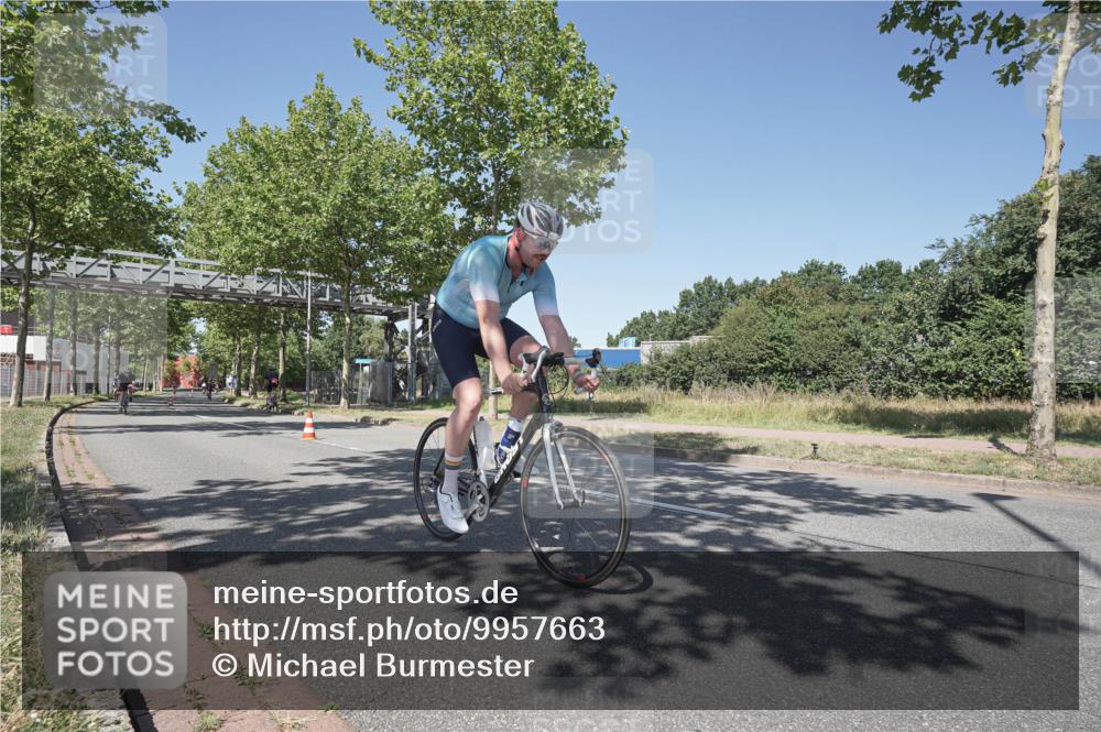 09.08.2026 - GEWOBA Citytriathlon Bremen Michael Burmester http://msf.ph/oto/9957663 09.08.2026 13:17:03 Radfahren 564, 603, 942, 1101 meine-sportfotos.de