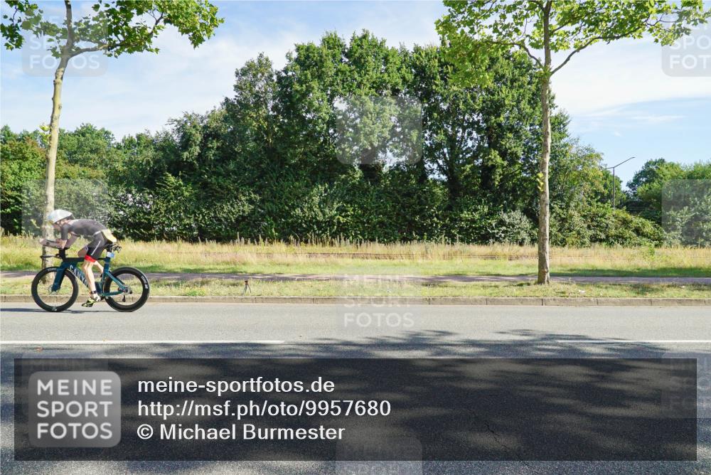09.08.2026 - GEWOBA Citytriathlon Bremen Michael Burmester http://msf.ph/oto/9957680 09.08.2026 10:19:30 Radfahren  meine-sportfotos.de