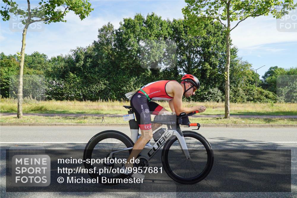 09.08.2026 - GEWOBA Citytriathlon Bremen Michael Burmester http://msf.ph/oto/9957681 09.08.2026 10:20:05 Radfahren 326, 386 meine-sportfotos.de