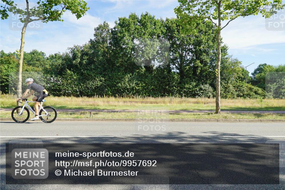 09.08.2026 - GEWOBA Citytriathlon Bremen Michael Burmester http://msf.ph/oto/9957692 09.08.2026 10:21:59 Radfahren  meine-sportfotos.de