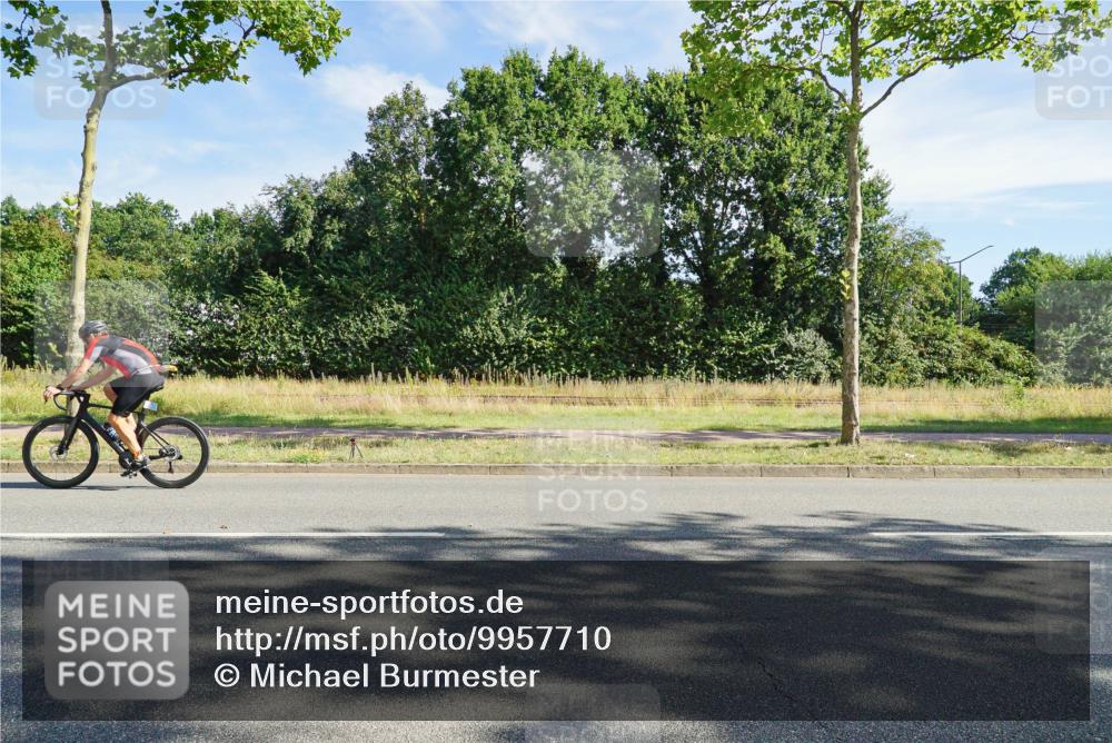 09.08.2026 - GEWOBA Citytriathlon Bremen Michael Burmester http://msf.ph/oto/9957710 09.08.2026 10:24:31 Radfahren 286, 297, 393 meine-sportfotos.de