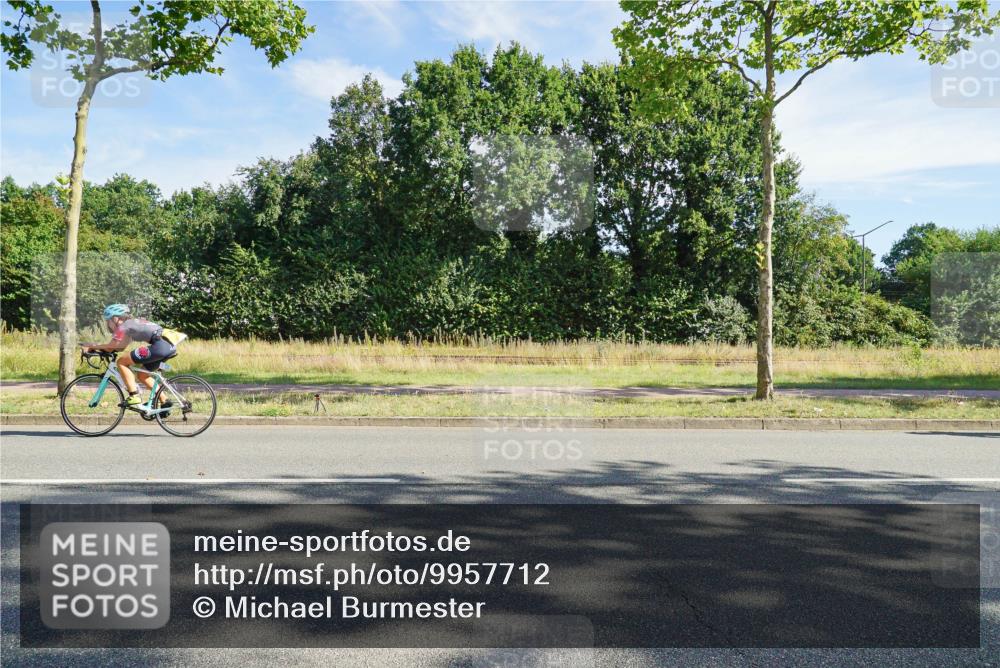 09.08.2026 - GEWOBA Citytriathlon Bremen Michael Burmester http://msf.ph/oto/9957712 09.08.2026 10:24:34 Radfahren 286, 297, 393 meine-sportfotos.de