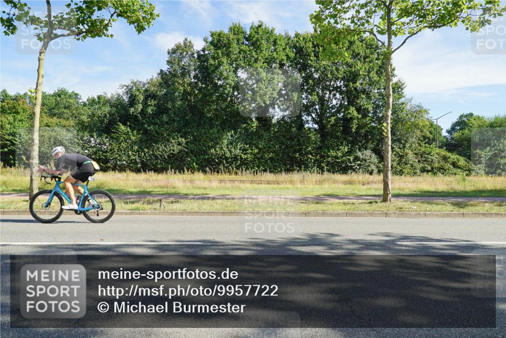 09.08.2026 - GEWOBA Citytriathlon Bremen Michael Burmester http://msf.ph/oto/9957722 09.08.2026 10:25:07 Radfahren 358, 377 meine-sportfotos.de