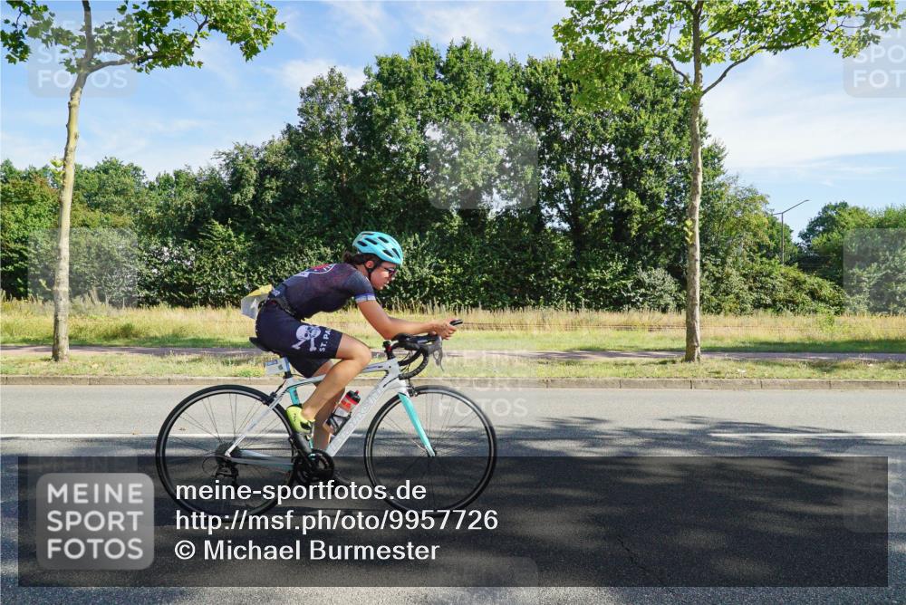 09.08.2026 - GEWOBA Citytriathlon Bremen Michael Burmester http://msf.ph/oto/9957726 09.08.2026 10:25:22 Radfahren 301, 323, 336, 360, 377, 427 meine-sportfotos.de