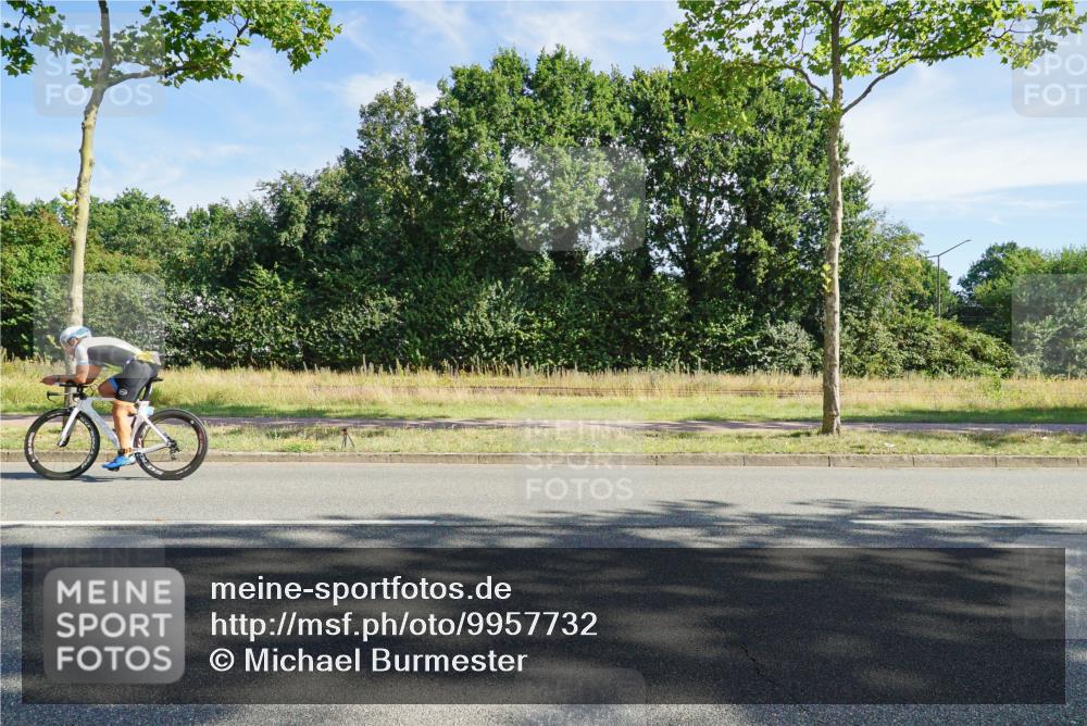 09.08.2026 - GEWOBA Citytriathlon Bremen Michael Burmester http://msf.ph/oto/9957732 09.08.2026 10:25:34 Radfahren 301, 323, 336, 345, 376, 427 meine-sportfotos.de