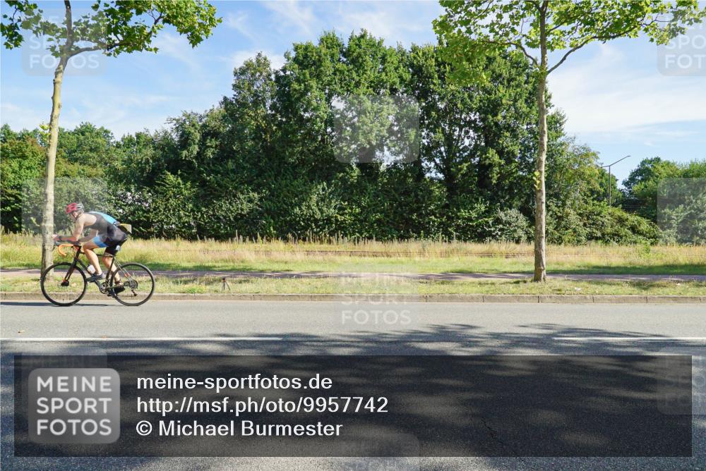 09.08.2026 - GEWOBA Citytriathlon Bremen Michael Burmester http://msf.ph/oto/9957742 09.08.2026 10:26:01 Radfahren 322, 372, 389, 416 meine-sportfotos.de