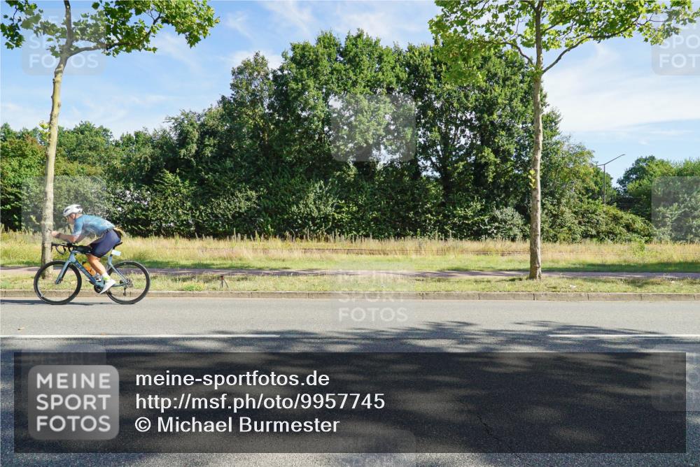 09.08.2026 - GEWOBA Citytriathlon Bremen Michael Burmester http://msf.ph/oto/9957745 09.08.2026 10:26:05 Radfahren 322, 389, 416 meine-sportfotos.de
