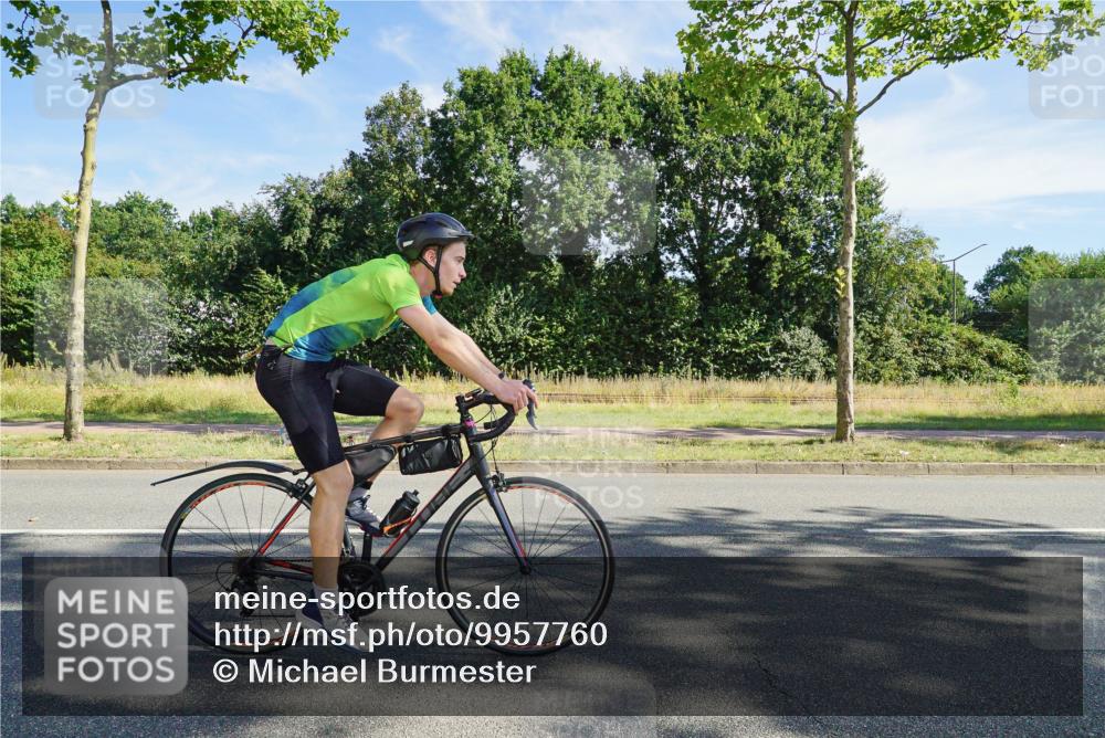 09.08.2026 - GEWOBA Citytriathlon Bremen Michael Burmester http://msf.ph/oto/9957760 09.08.2026 10:26:41 Radfahren 296, 319, 383, 463 meine-sportfotos.de