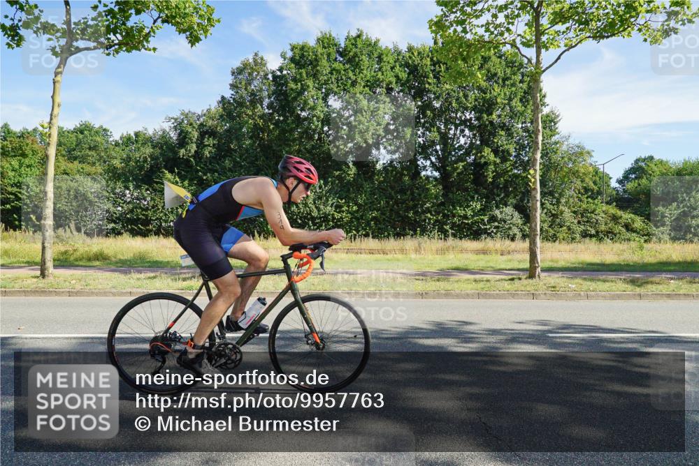 09.08.2026 - GEWOBA Citytriathlon Bremen Michael Burmester http://msf.ph/oto/9957763 09.08.2026 10:26:45 Radfahren 290, 296, 315, 319, 383, 463 meine-sportfotos.de